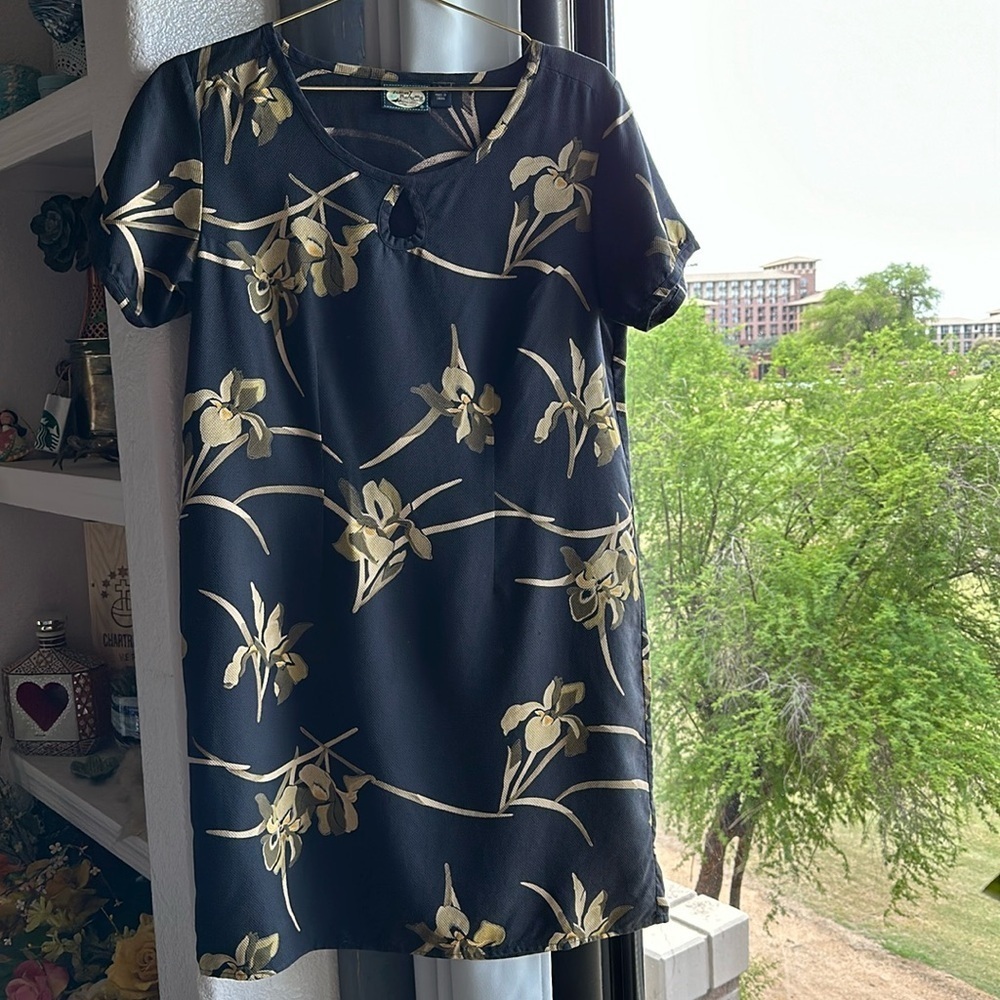 Tommy Bahama 100% silk tropical textured sheath pullover keyhole dress size M